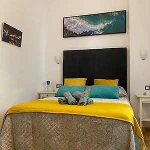 https://quiet-apartment-in-the-heart-of-malaga-pool-free-parking.hotelsinnerja.org